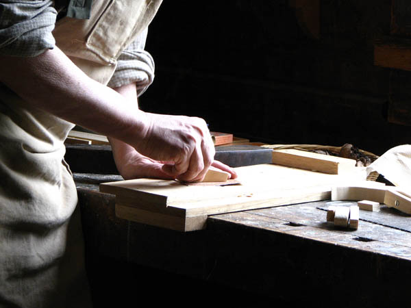 Nuestra <strong>carpintería de madera en  Valdemaqueda</strong> es una empresa de <strong>herencia familiar</strong>, por lo que  contamos con gran <strong>experiencia </strong>en la profesión.